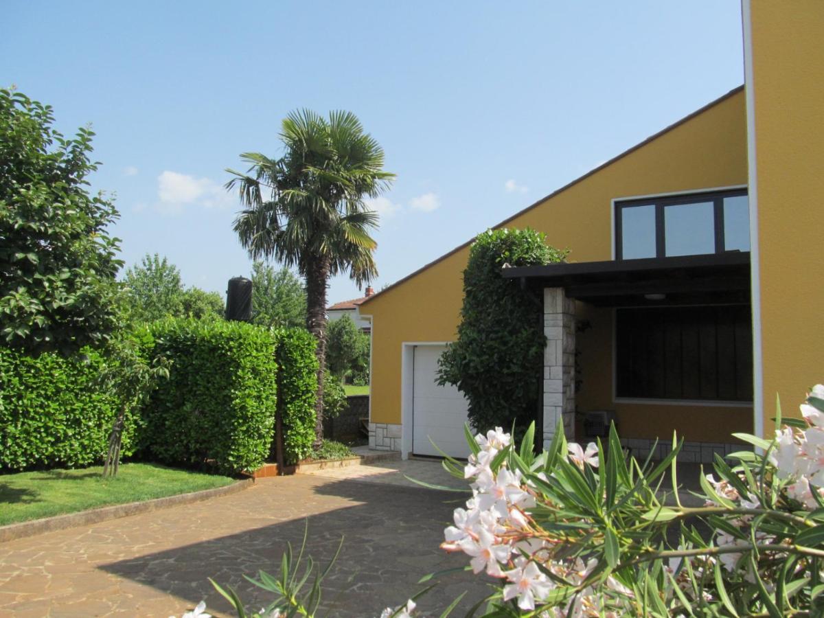 Apartments Zvezdica*** With Garden Zambratija (Istria) Exterior foto