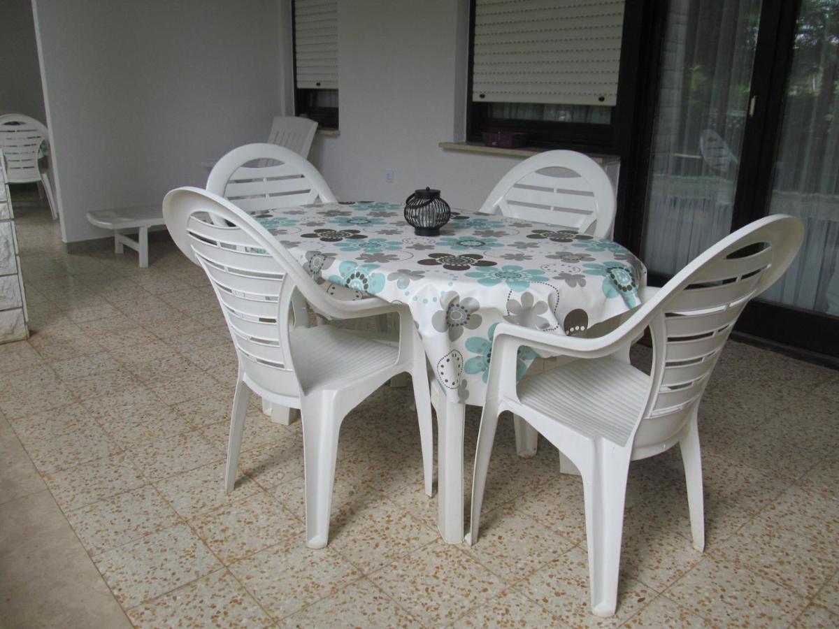 Apartments Zvezdica*** With Garden Zambratija (Istria) Exterior foto