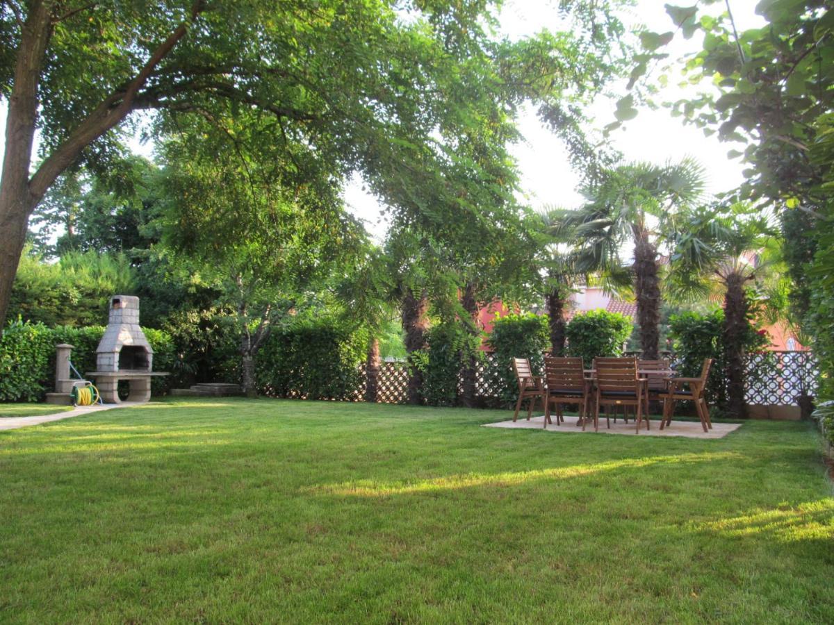 Apartments Zvezdica*** With Garden Zambratija (Istria) Exterior foto
