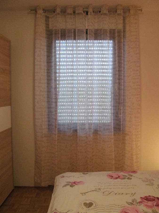 Apartments Zvezdica*** With Garden Zambratija (Istria) Exterior foto