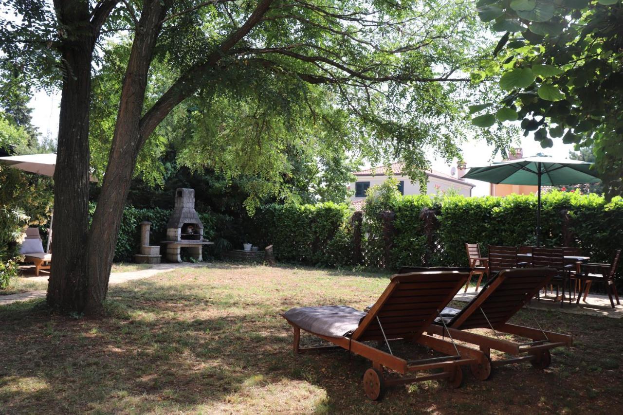 Apartments Zvezdica*** With Garden Zambratija (Istria) Exterior foto